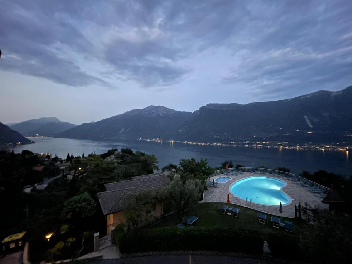 Residence Hotel Maxi Limone sul Garda Exterior photo