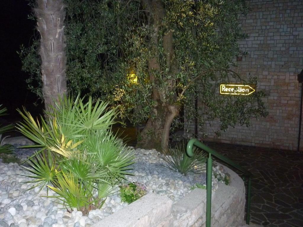 Residence Hotel Maxi Limone sul Garda Exterior photo