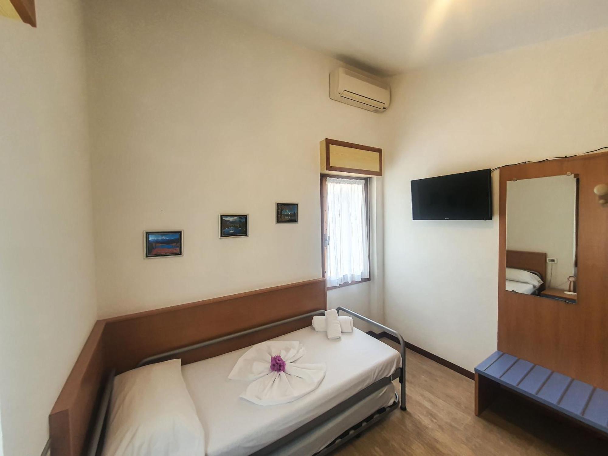 Residence Hotel Maxi Limone sul Garda Room photo