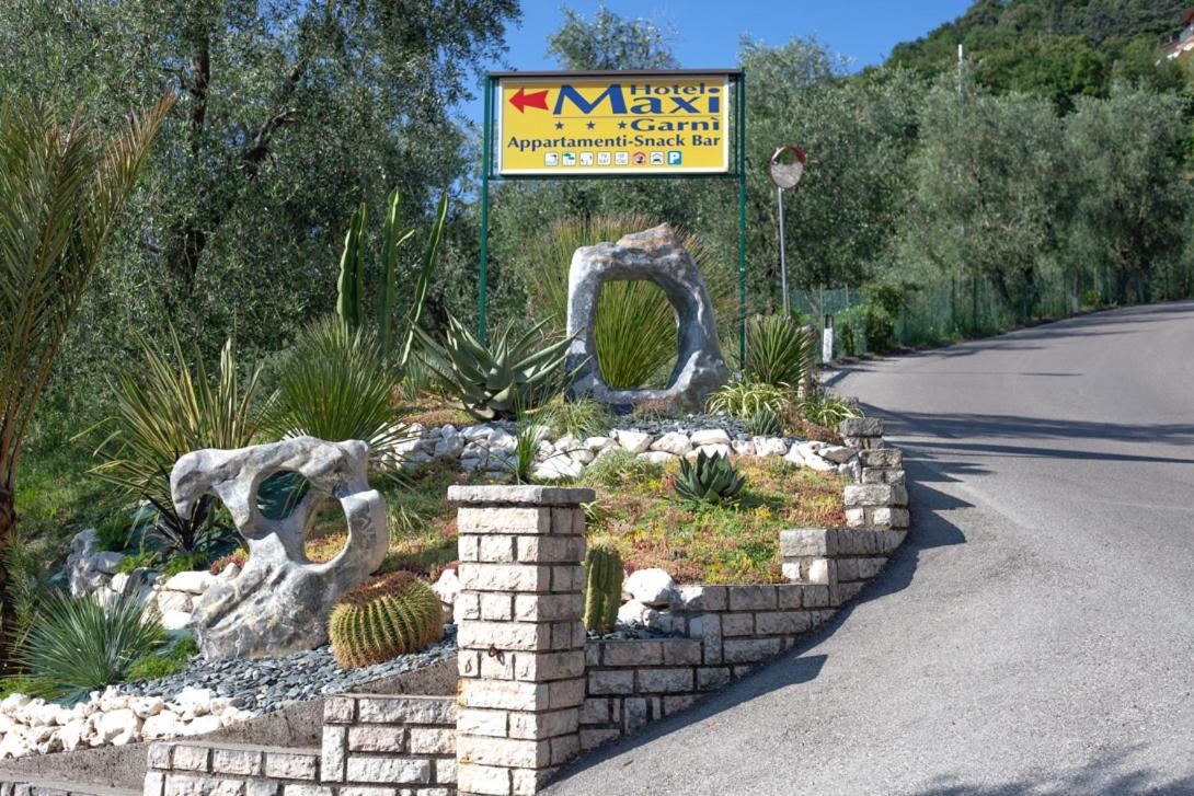 Residence Hotel Maxi Limone sul Garda Exterior photo