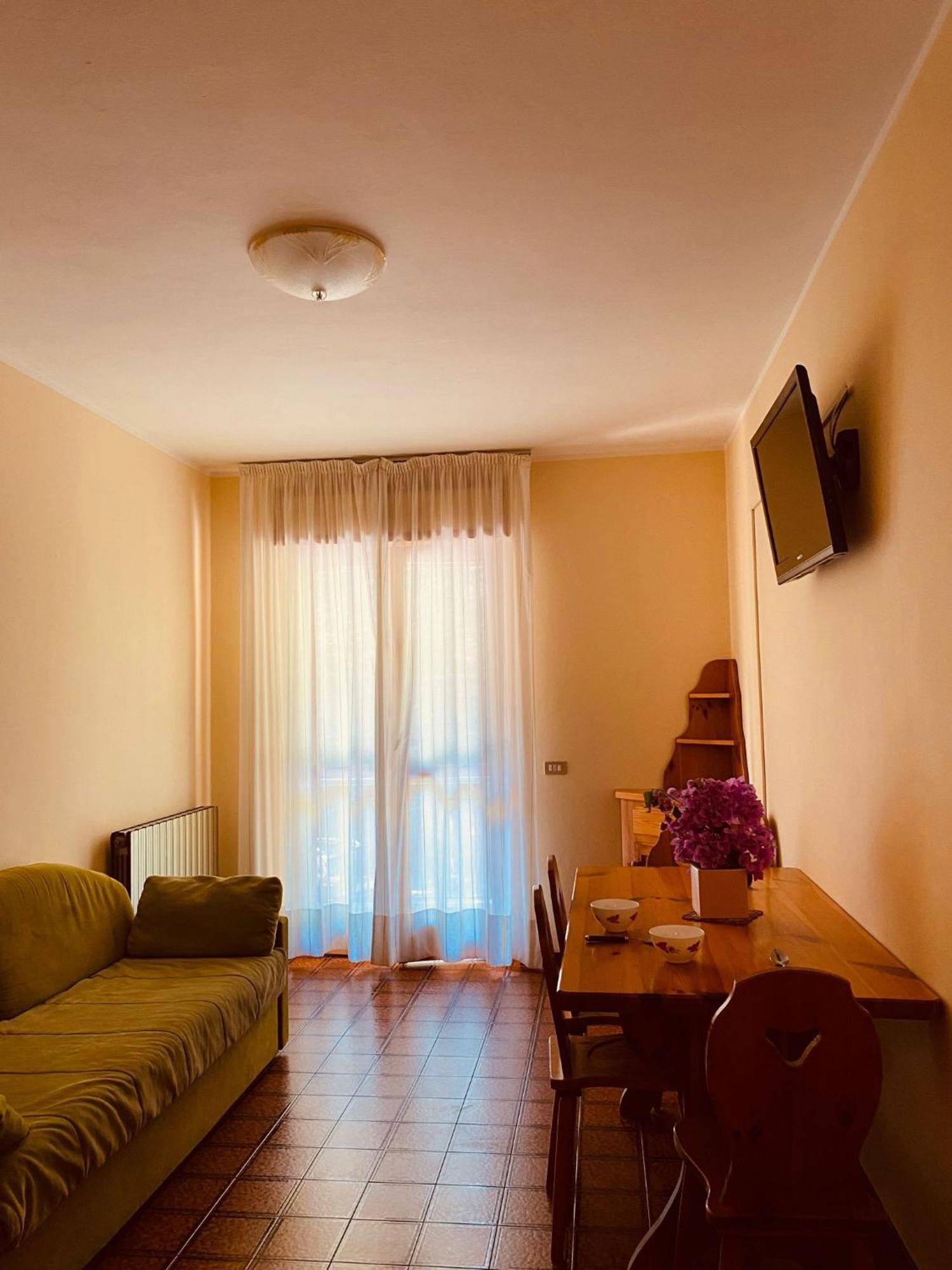 Residence Hotel Maxi Limone sul Garda Room photo