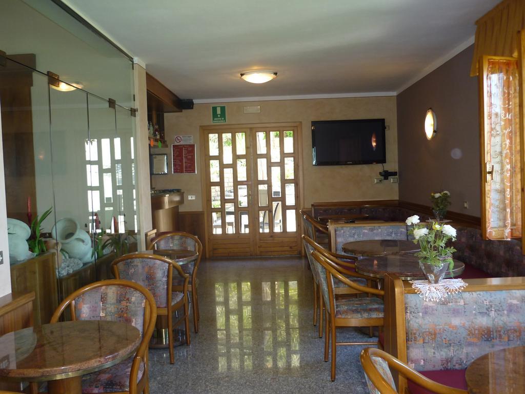 Residence Hotel Maxi Limone sul Garda Exterior photo