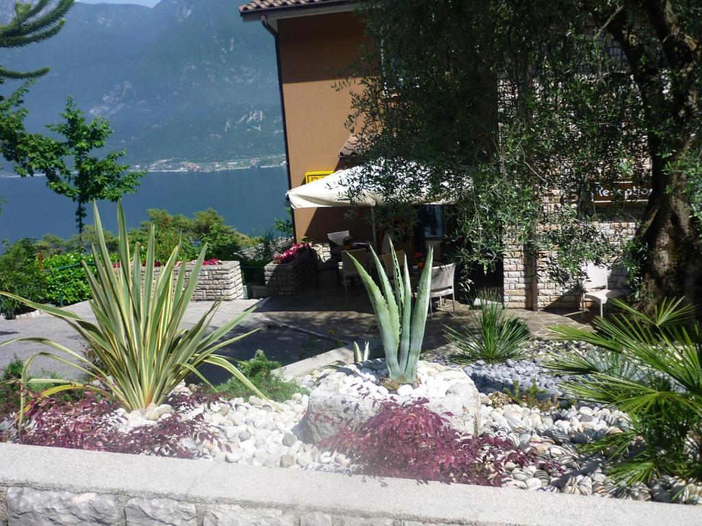 Residence Hotel Maxi Limone sul Garda Exterior photo
