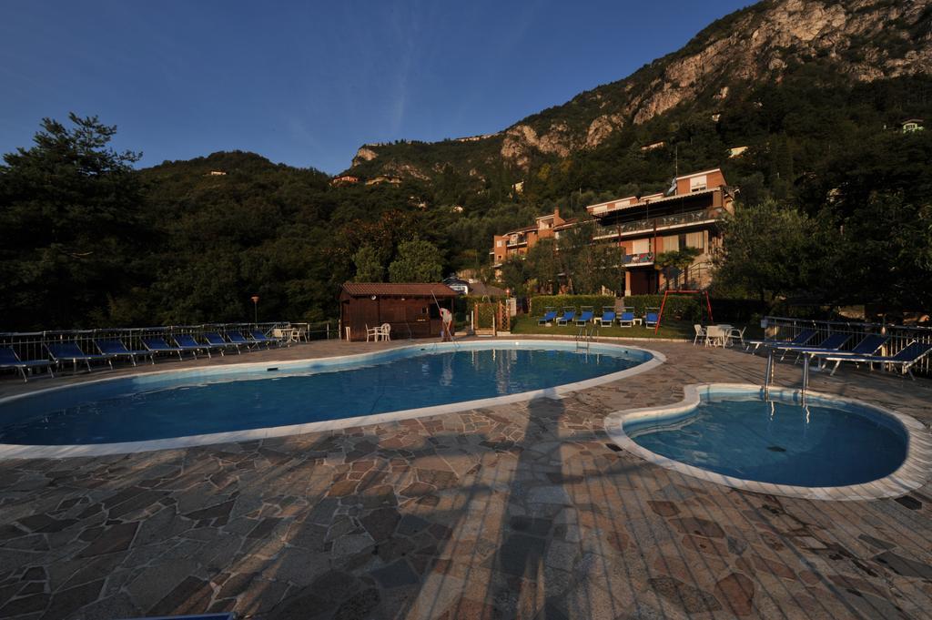 Residence Hotel Maxi Limone sul Garda Exterior photo